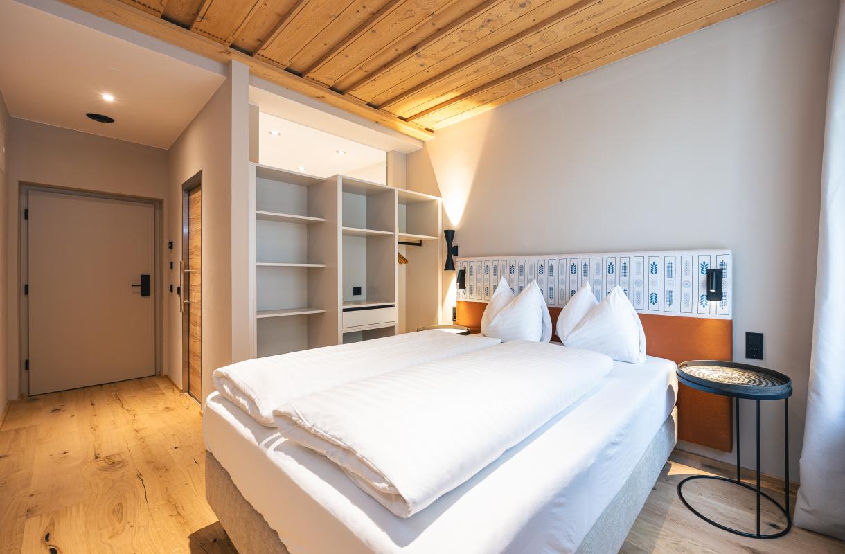 Hotel Neue Post, Upside Down Town Hotel Zell am See 20240625-neue-post-081-JOE