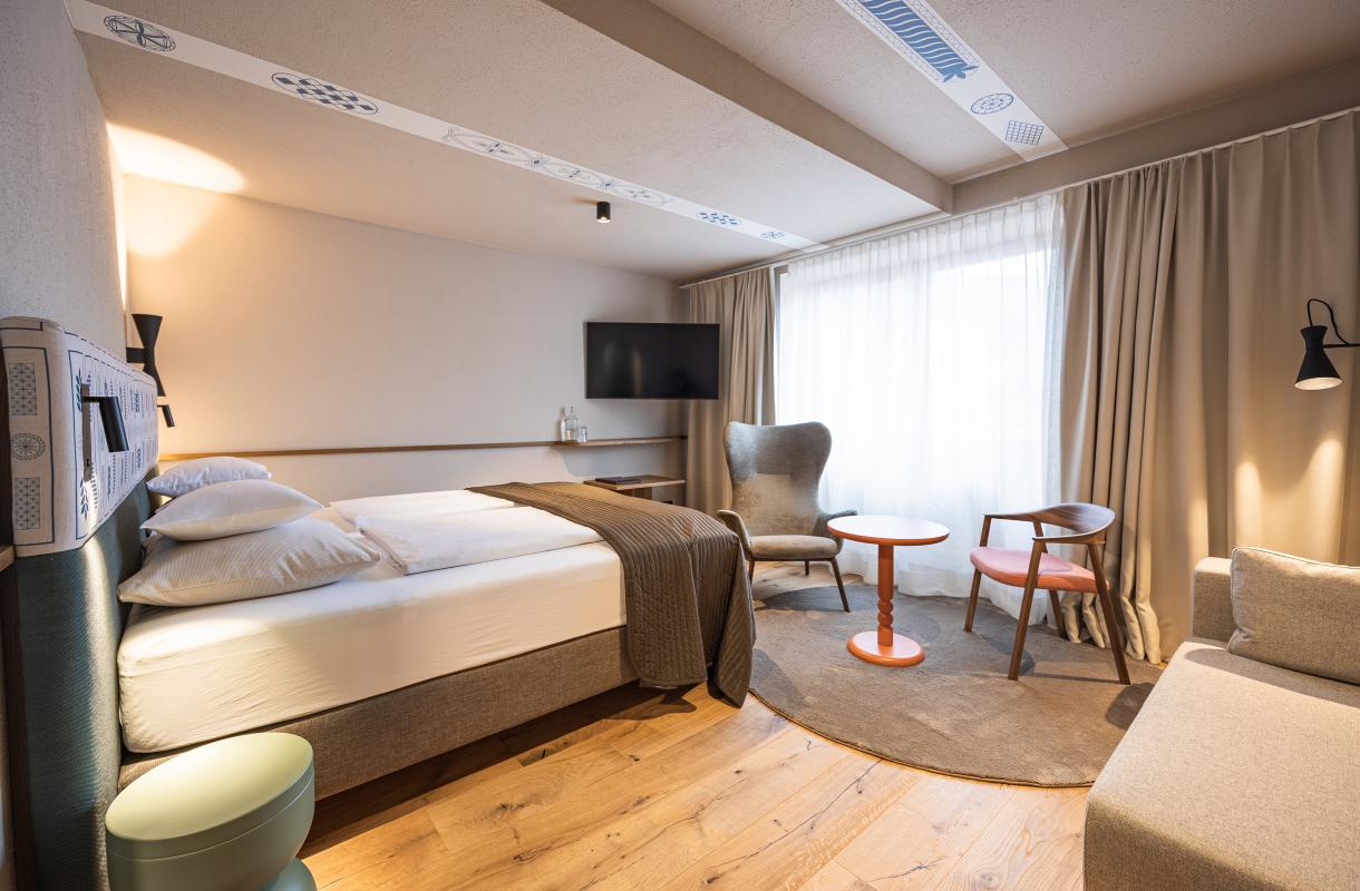 Hotel Neue Post, Upside Down Town Hotel Zell am See neue-post-20240401-009-(c)JohannesRadlwimmer