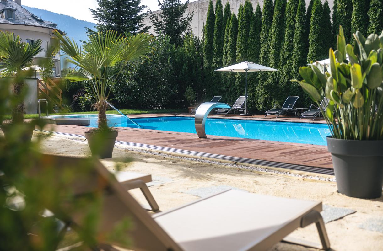 Hotel Neue Post, Upside Down Town Hotel Zell am See s-20240625-neue-post-011-JOE