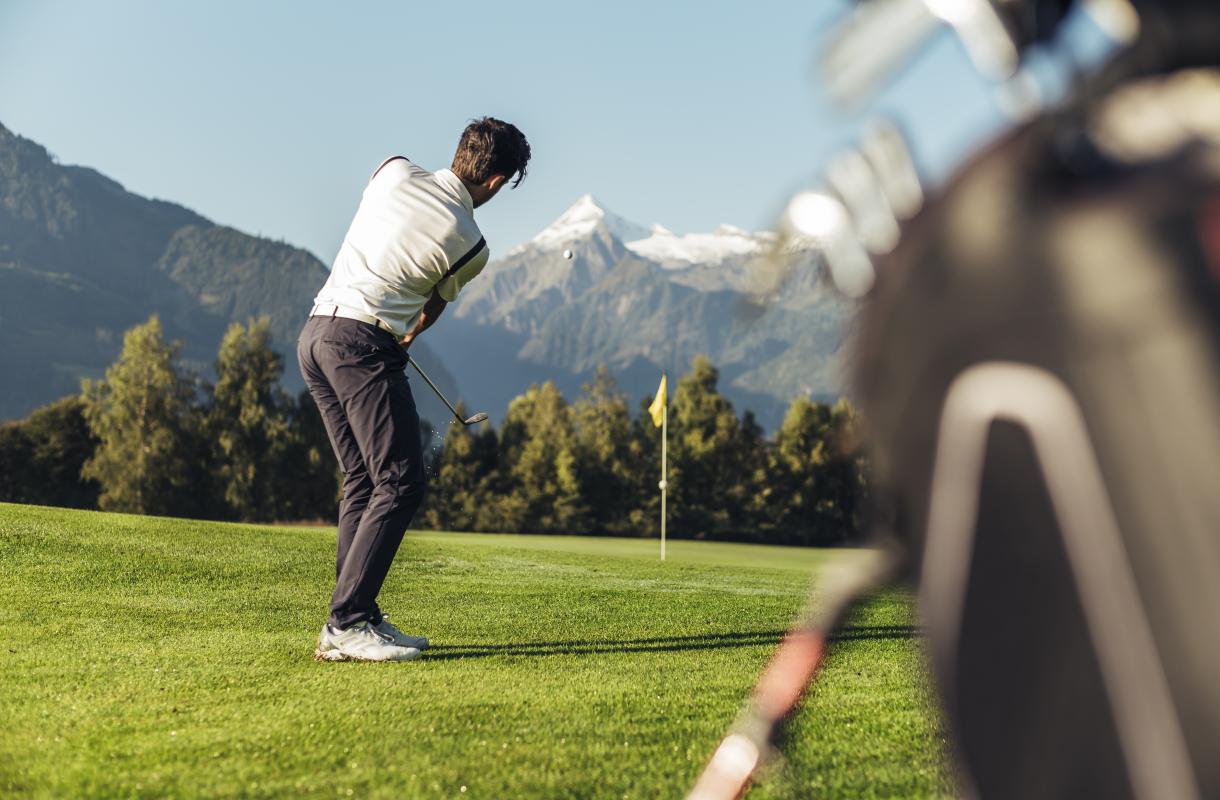 Golfen mit Blick aufs Kitzsteinhorn_(c) Zell am See-Kaprun Tourismus.b790da74_original
