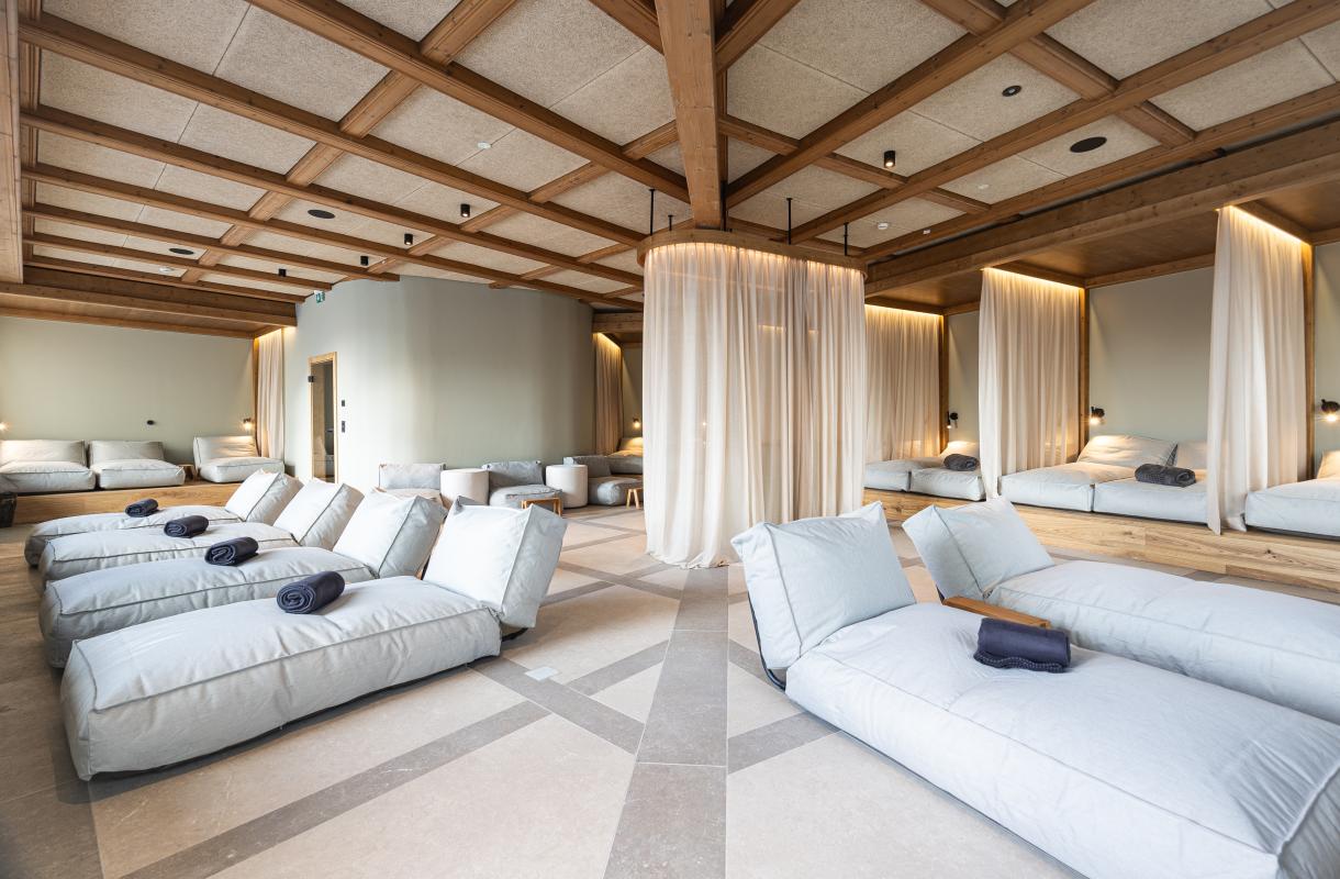 Hotel Neue Post, Upside Down Town Hotel Zell am See hotel-neue-post-20231219-001-(c)JohannesRadlwimmer