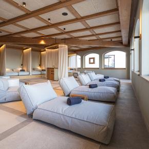 hotel-neue-post-20231219-011-(c)JohannesRadlwimmer | © Hotel Neue Post Hotel Neue Post, Upside Down Town Hotel Zell am See