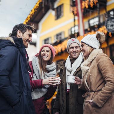 Zeit für Freunde im Winterurlaub_time with friends in the winter holiday (c) Zell am See-Kaprun Tourismus_original