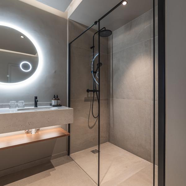 Hotel Neue Post, Upside Down Town Hotel Zell am See neue-post-20240401-028-(c)JohannesRadlwimmer